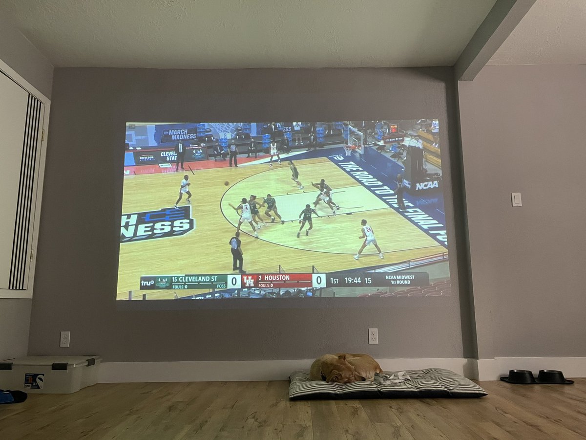 felizavinash's tweet photo. #MarchMadness2021 let’s go coogs @UHCougarMBK https://t.co/XNaiE54kWR
