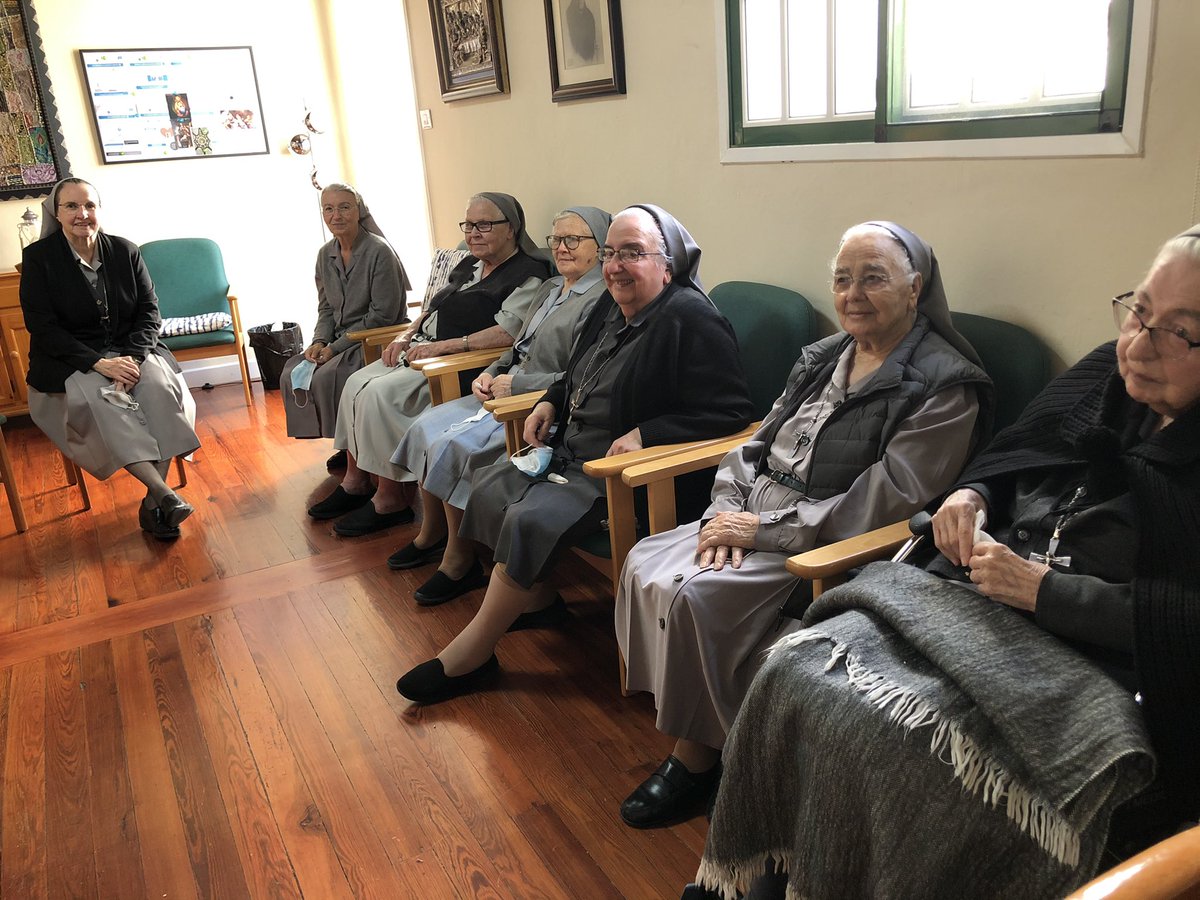 MHSFNazaret's tweet photo. Disfrutar con nuestras hermanas hermanas mayores, narraciones del ayer que recobran vida hoy #Nazaretfamilia https://t.co/XjfhayJy4g
