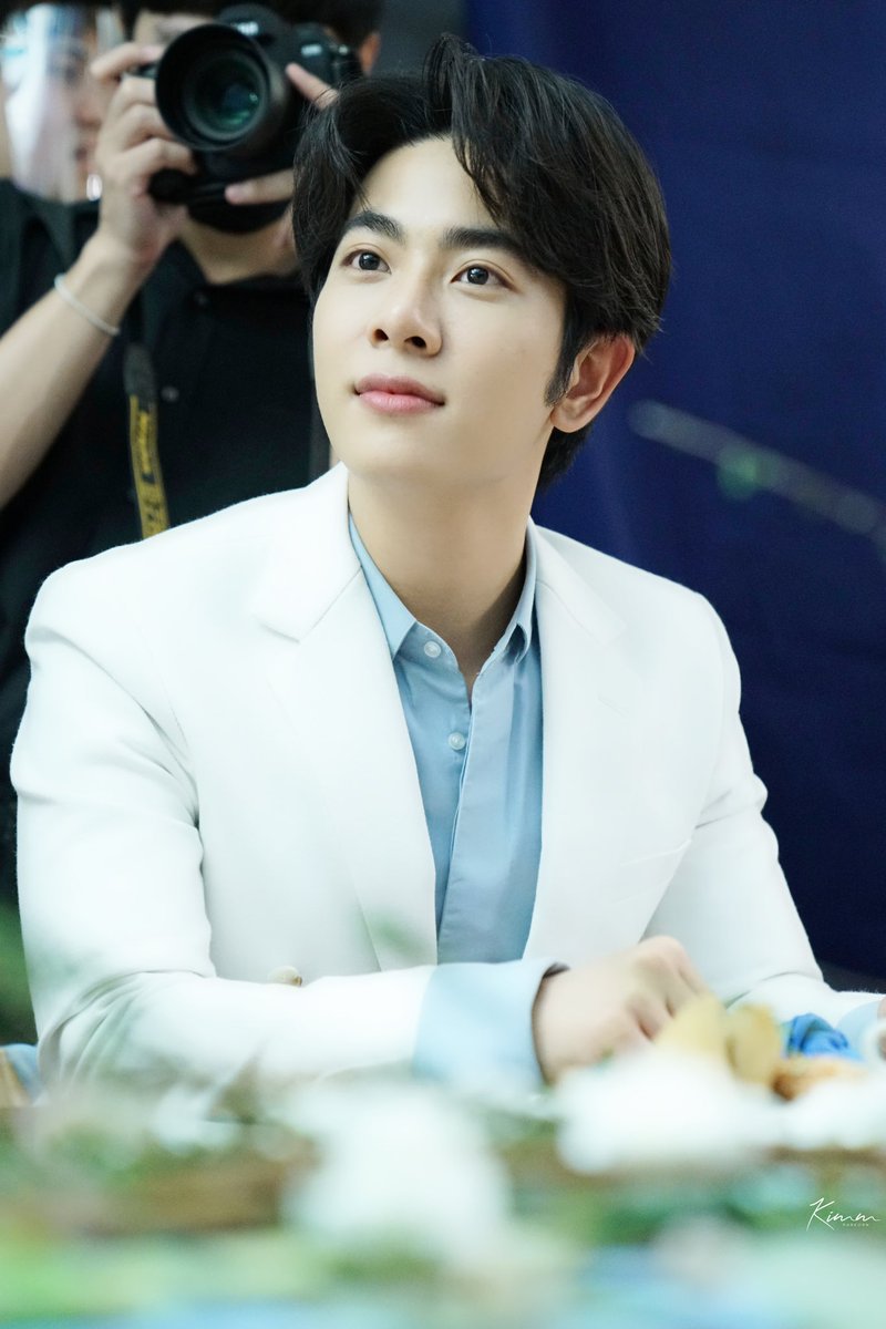 กาแลบ่กิ๋นยาเม็ด tweet media