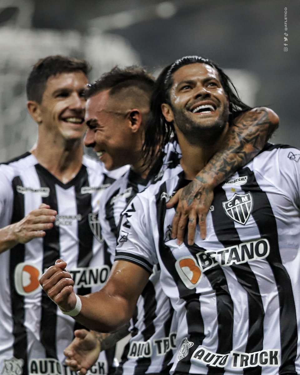 Atletico's tweet photo. O homem tá feliz, a Massa também! 😄🐔

Primeiro gol de Hulk com a camisa atleticana. Que seja o primeiro de muitos, meu camisa 7! 💪🙏 https://t.co/oDIae2jXVK