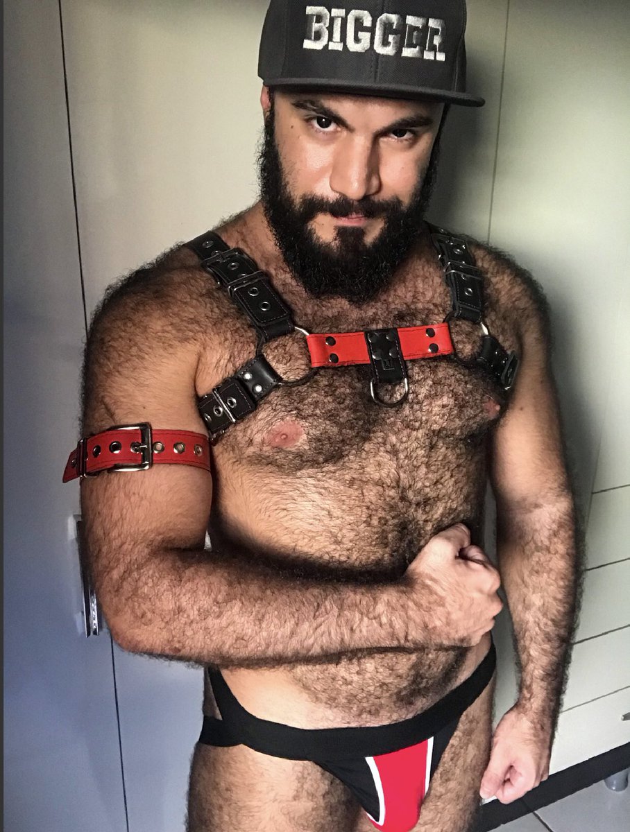 morenobear2's tweet photo. ⠀⠀⠀⠀⠀⠀⠀⠀⠀
🎶 C*r*lho que cheiro de *****
Cheiro bom de ***** 🎶 (Couro 😜)

@LTLeatherbrasil com acessórios feitos sob medida 😈🔥 Fetiche-se
⠀⠀⠀⠀⠀⠀⠀⠀⠀
#bdsm #armpits #sweat #woof #hairy #fetish #jockstrap #harness #parrudos https://t.co/RcMUQjGDdc