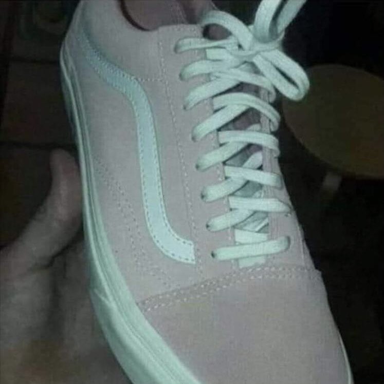 _richtr's tweet photo. Left brain dominant: you will see grey and green
Right brain dominant: you will see pink and white

Right brain is creative, adventurous, intuitive, perceptive, impulsive. 

Left brain is analytical, cautious, logical, planning and rational. https://t.co/NSMkNol5RQ