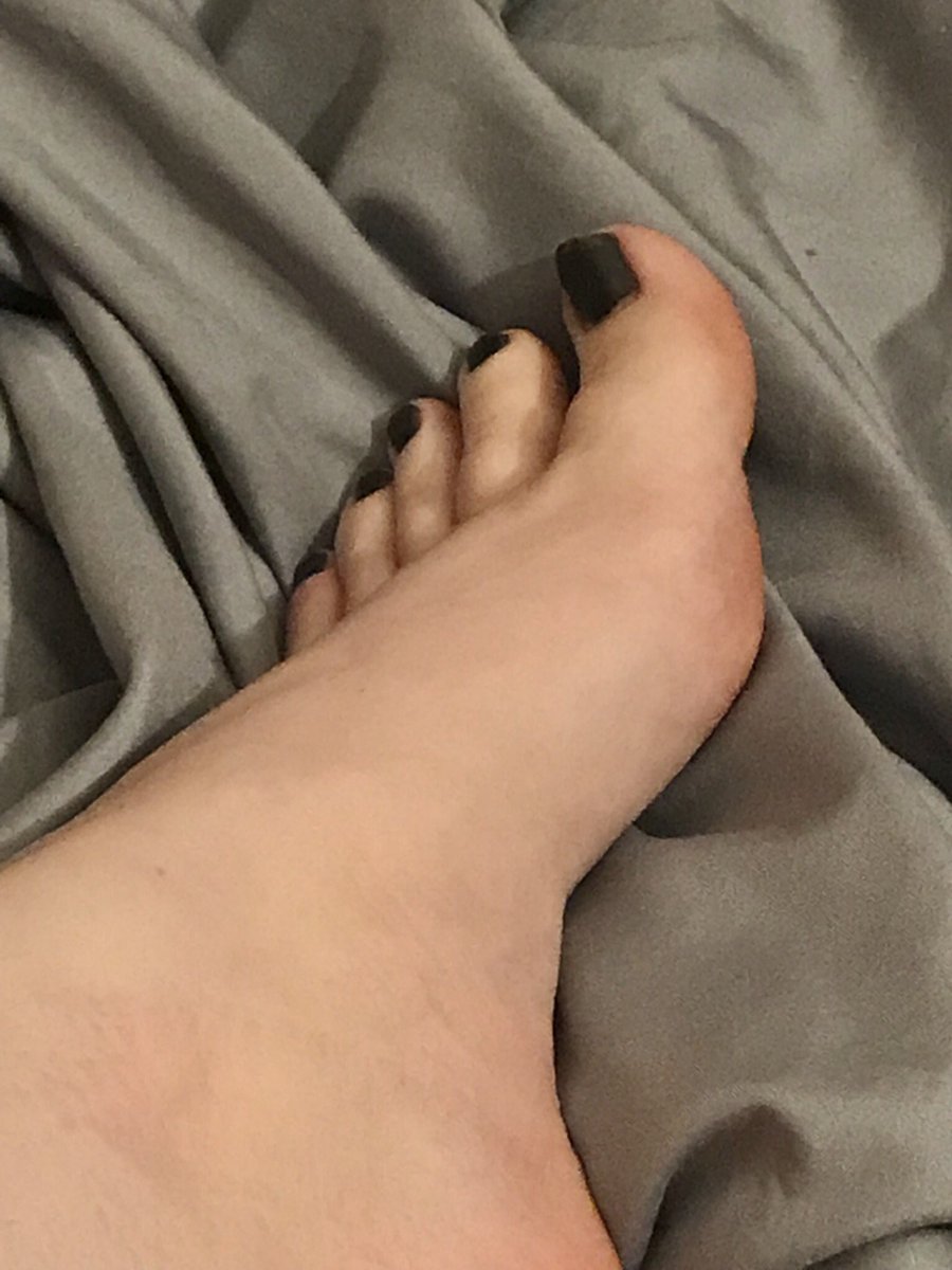 SPrincessddlg's tweet photo. #feetfetishworld #feet https://t.co/pUQtjGvIVL