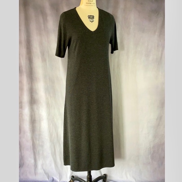 ItsMEJudyB's tweet photo. So good I had to share! Check out all the items I'm loving on @Poshmarkapp from @YulondaSams #poshmark #fashion #style #shopmycloset #preciousmoments #beyondvintage #jjill: https://t.co/jZI16yS14u https://t.co/ux0scPuGqs