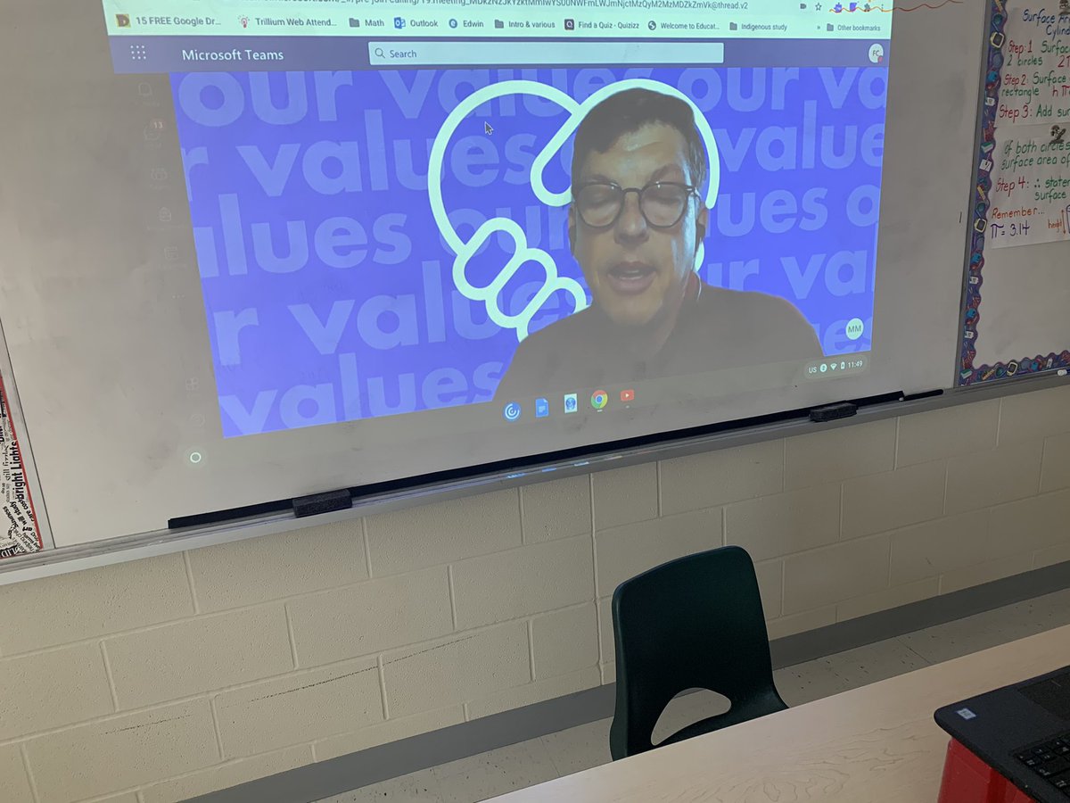 fcataldo15's tweet photo. Great introduction to Artificial Intelligence thanks to @FinastraFS and @AntonAdashkevi2 for coordinating.  Grade8’s were really engaged also during first day of remote learning @StCorneDPCDSB https://t.co/8Z4agAxZNU