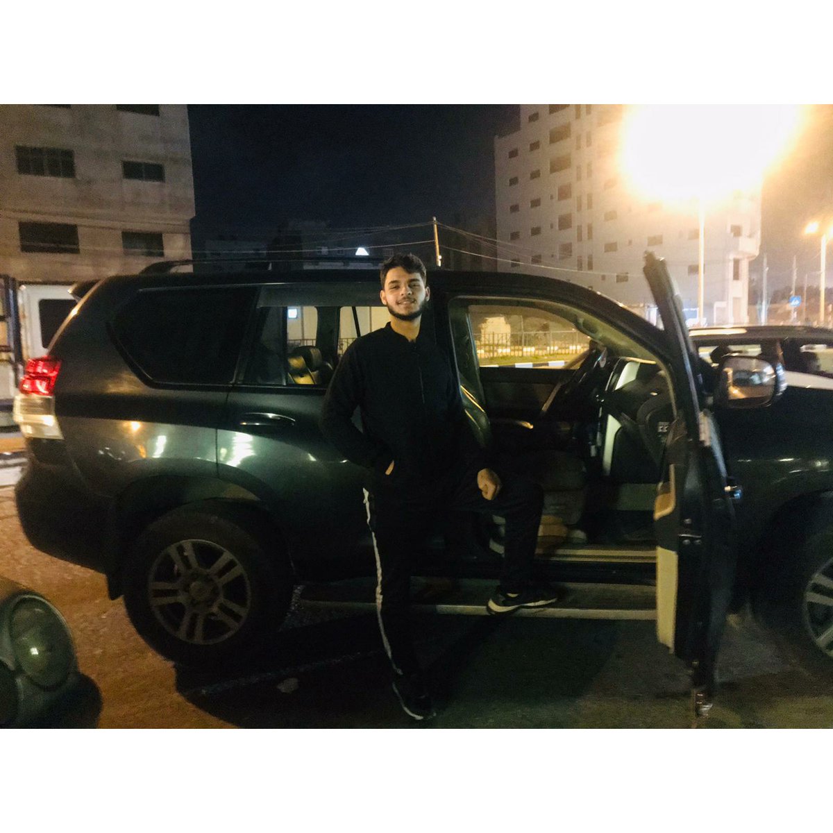 helles_mansour's tweet photo. 🌌 my Life is better wiht my friends🌌 https://t.co/ITe8Ijw9MR