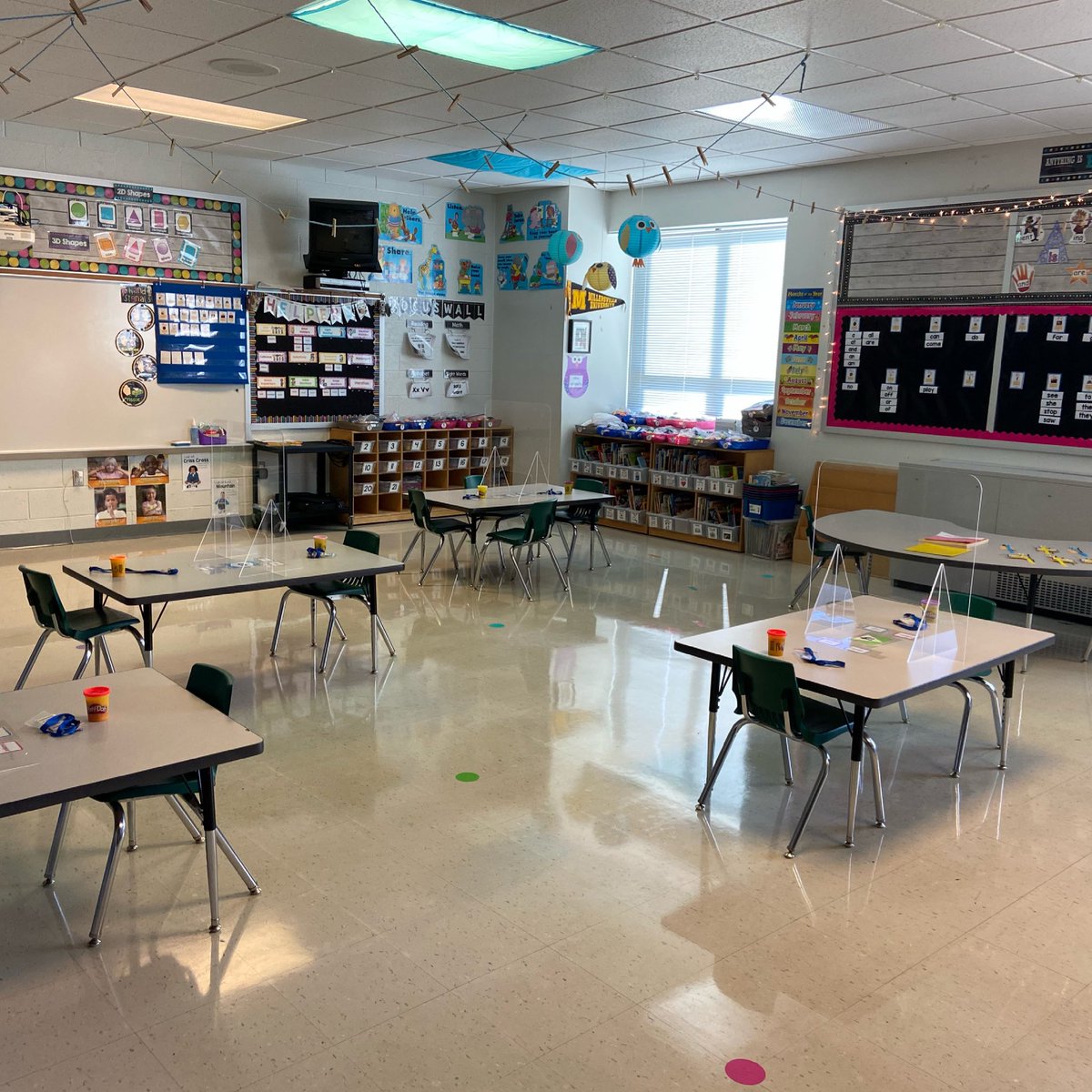 My kindergarten classroom that sat empty for a year is ready to be filled with laughter and learning again!  Monday, we open our doors in a Hybrid model to our students and I excited to finally see my Kinders in-person!♥️♥️♥️ #iteachk #kindergarten #wevegotthis  #mecpride