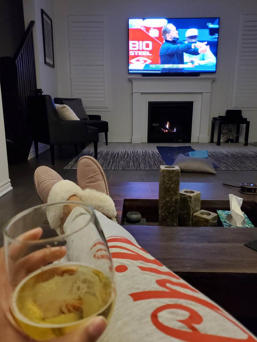 amZPersaud's tweet photo. Friday night Chill with the @Raptors @coorslightca @Sportsnet @BioSteelSports #tangerinefanangle https://t.co/JImbAdWFdU