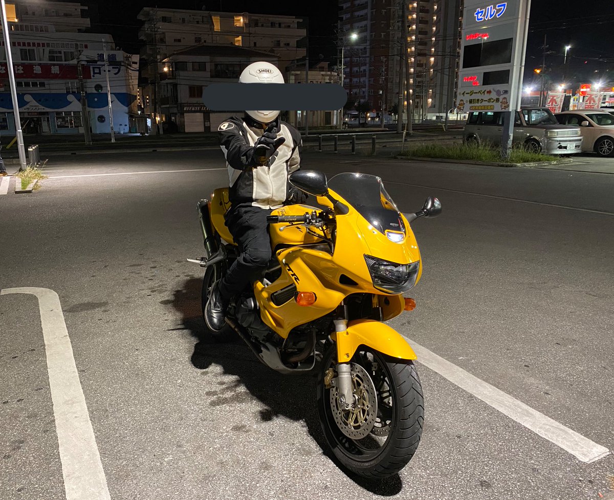 singajap's tweet photo. アギト好きなのでvtr1000f納車しました。 https://t.co/LM886Tua1B