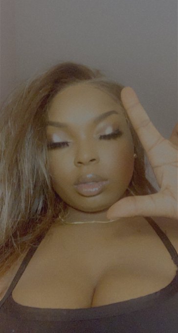 Go ahead and send the tribute you already know I&rsquo;m worth it 😈💰💰💰Findom https://t.co/YXAZJFjqQ7