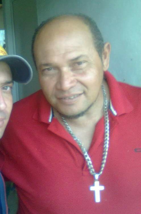 DESCANSA EN PAZ HERMANO..
Alfredo..Fe pronta tu partida..nos duele en el alma, sobre todo a nuestra Madre que aún no entiende ni asimila lo sucedido.
Nuestro padre estará gustoso de recibirte.
Hasta siempre hermano..!!