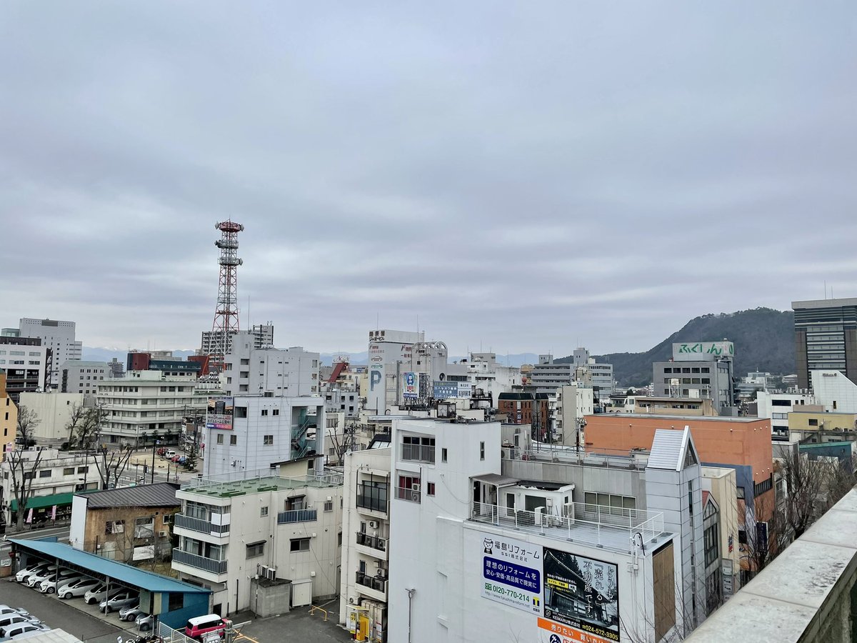 アエルふくしま 公式 今朝の福島市街ナカは 微風ながら少し肌寒い天気 これから天気は下り坂のようですね イマソラ 福島市 福島市天気 置賜町 仲人士 婚活 曇り