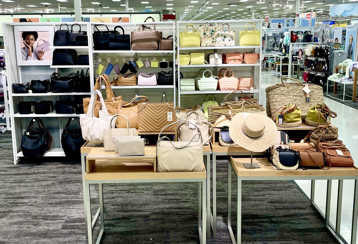 Freshening up our Handbag presentation for SPRING at T-1526 
#target #targetstyle #visualmerchandiser #vm 
<a href="/laurazuno2/">laurayepez</a> <a href="/Hime2676/">Jayme Rogers</a> <a href="/tuckeredout16/">Tucker</a>
