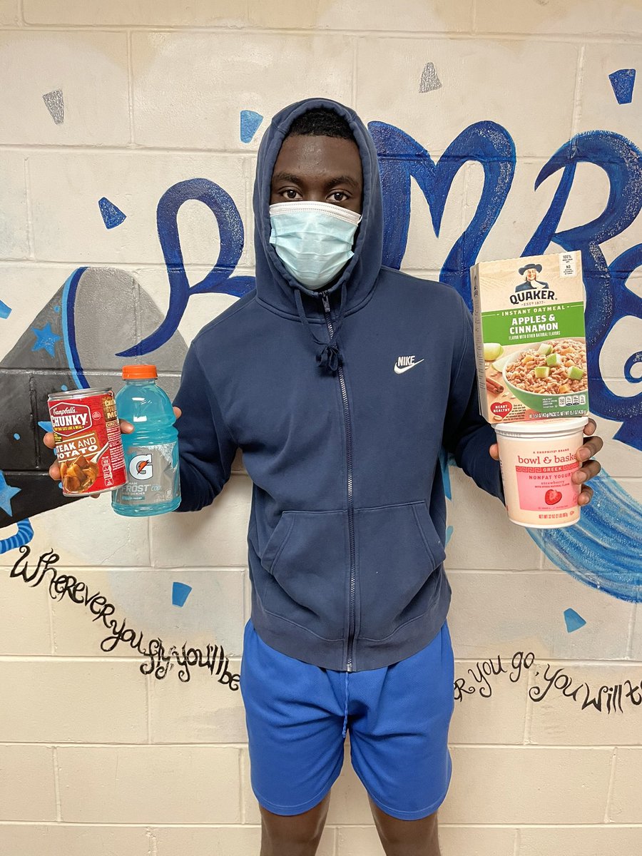 From our 6:00pm lifting group #WarriorOfTheWeek Denzel Osae 🏈💪 

Denzel received our protein pack to refuel his body over weekend!