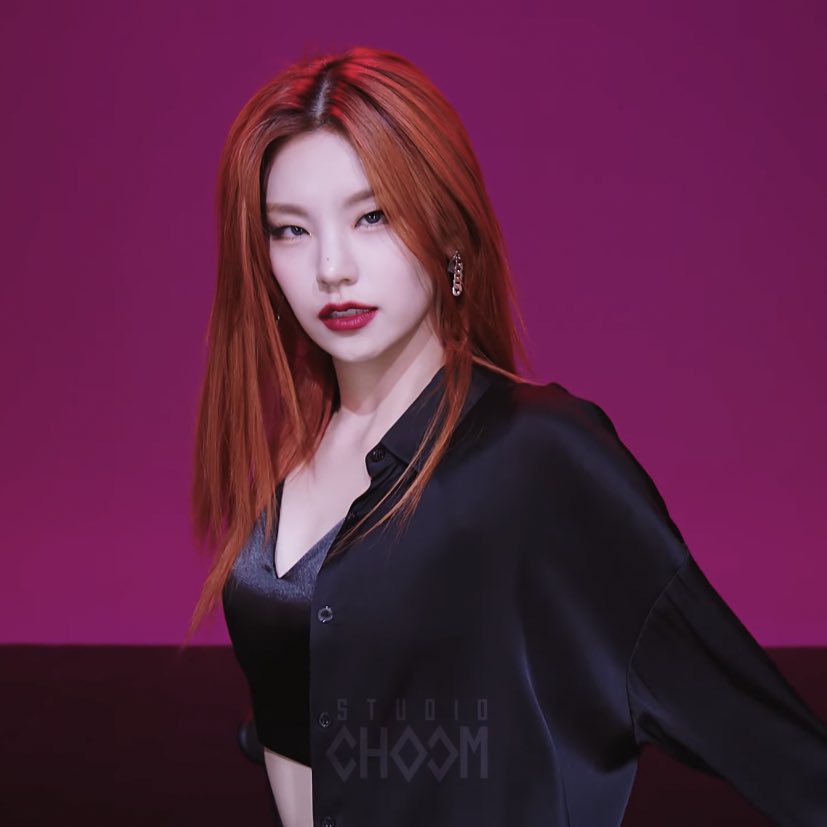 ryuflair's tweet image. UH- YEJI... HOW... WHAT&apos;S THE SECRET