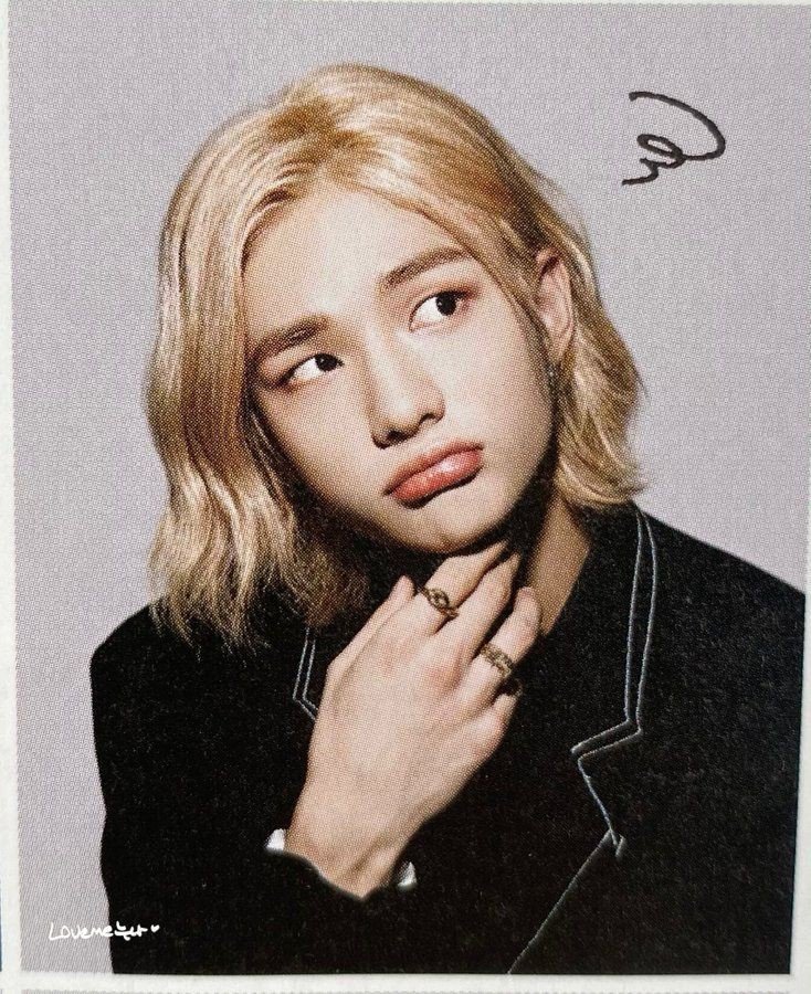 a_dyaaaah's tweet photo. Hepi besdey juleha bapaknya kkami #HHJ #StrayKids https://t.co/p8YmFDUpTd