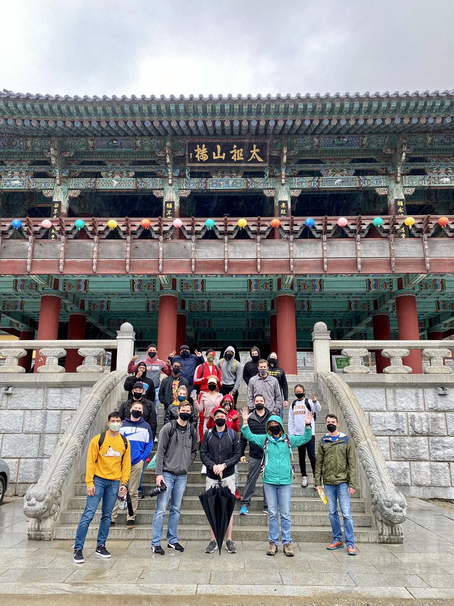 jlloydwalker's tweet photo. One of the best temples in Korea! https://t.co/ZOBrDJKuCx