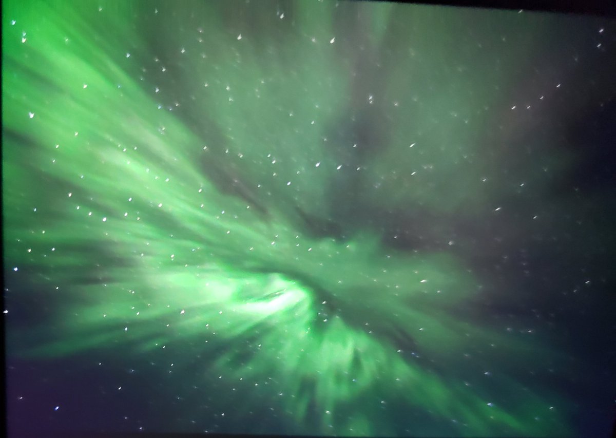 shannbil's tweet image. Corona directly overhead!!!!! Haven't seen that in years!!!!
Almost overhead now! 
#backofcamera #Manitoba #aurora 2 am
@TweetAurora @TamithaSkov @chunder10