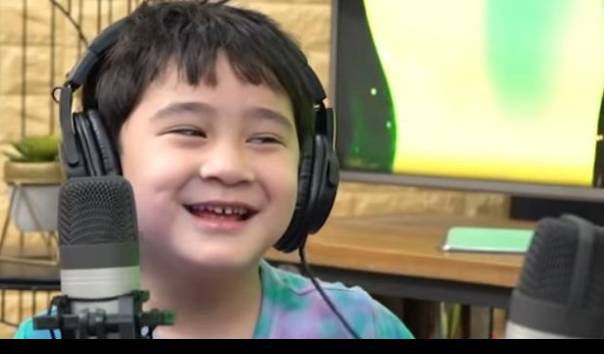 KompasTV's tweet photo. Pertama Kali Makan Lele, Begini Respons Rafathar https://t.co/GGWoIIghS5 https://t.co/me6xNDNSUd