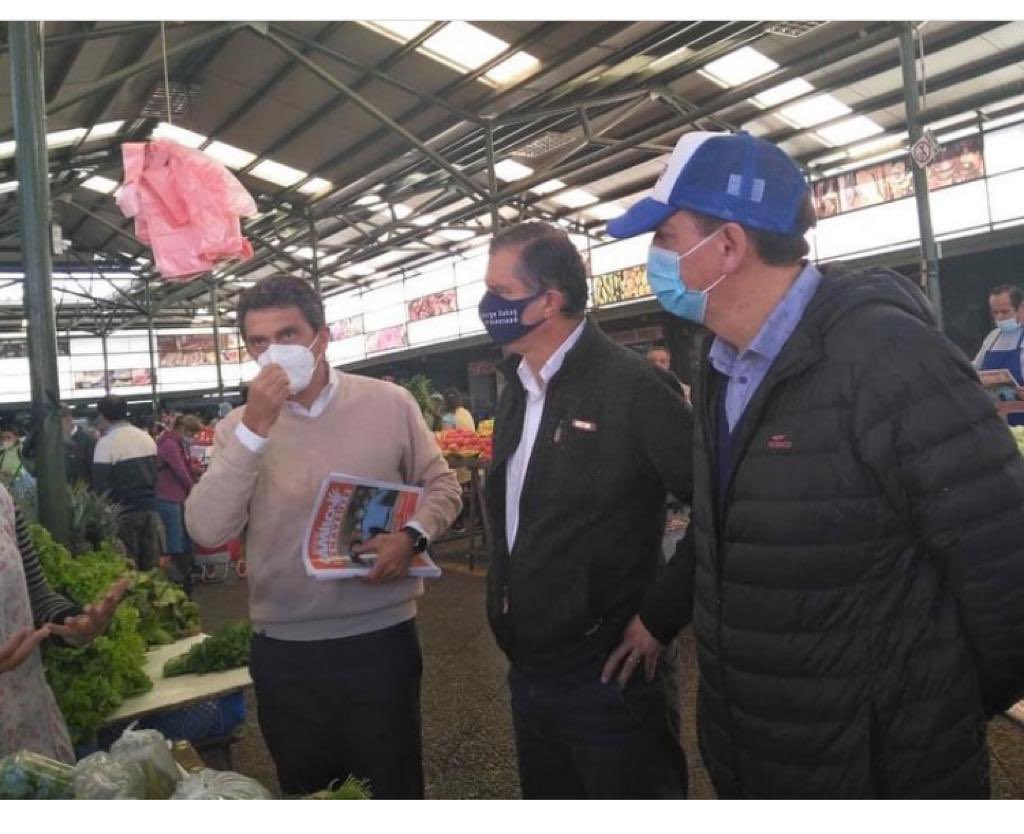 jorgesabagv's tweet image. Gran jornada de día viernes en #Chillán, acompañando a nuestro candidato a Alcalde por la comuna @BenaventeCamilo y a nuestro concejal @phuepeg.
A seguir trabajando en unidad, por recuperar este municipio.