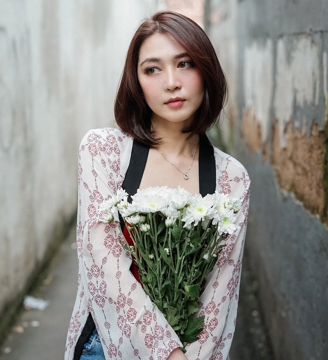 Menyapa twitter ah, sepertinya sudah lama sekalii
Hollaaa, gimana kabarnya?