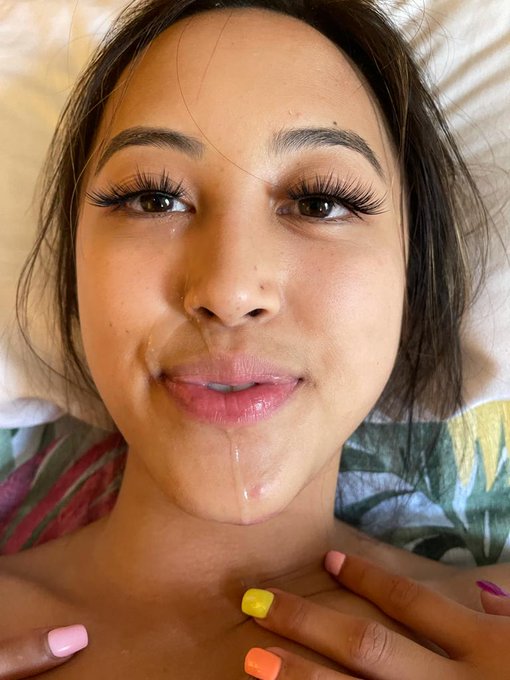 1 pic. Such a lucky girl @AlexiaAnderrs  treated to a huge facial, covered in cum 💦 and behind the scenes