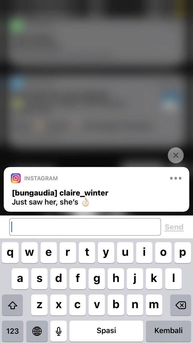 shopbybun's tweet photo. i asked, one of taylor’s friends, Claire Winter if she knew where meredith was, and she kindly replied that she just saw her and mer is 👌🏻 MEREDITH IS ALIVE https://t.co/WSXAIVXy31