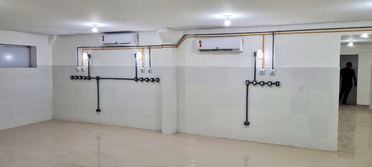FlavioDino's tweet photo. Na noite desta sexta-feira, concluímos ampliação do hospital de Pedreiras, onde vamos instalar mais leitos para casos de coronavírus >> https://t.co/CpeUsm2MgJ
