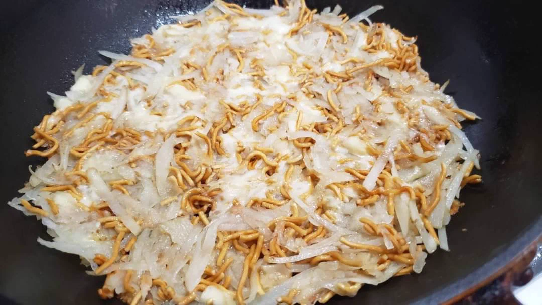 あの食材を入れることでザクザクの食感に？！おやつにもぴったりなチーズガレットの作り方！