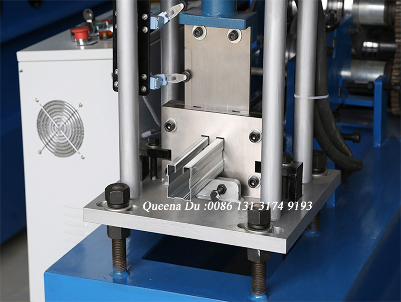 queena_machine's tweet photo. Metal post guide rail roll forming machine for shutter door
#postguide #guiderail #rollformingmachine #rollershutters #shutterdoor #factoryprice #factorymanager https://t.co/J1AtLPo8YB