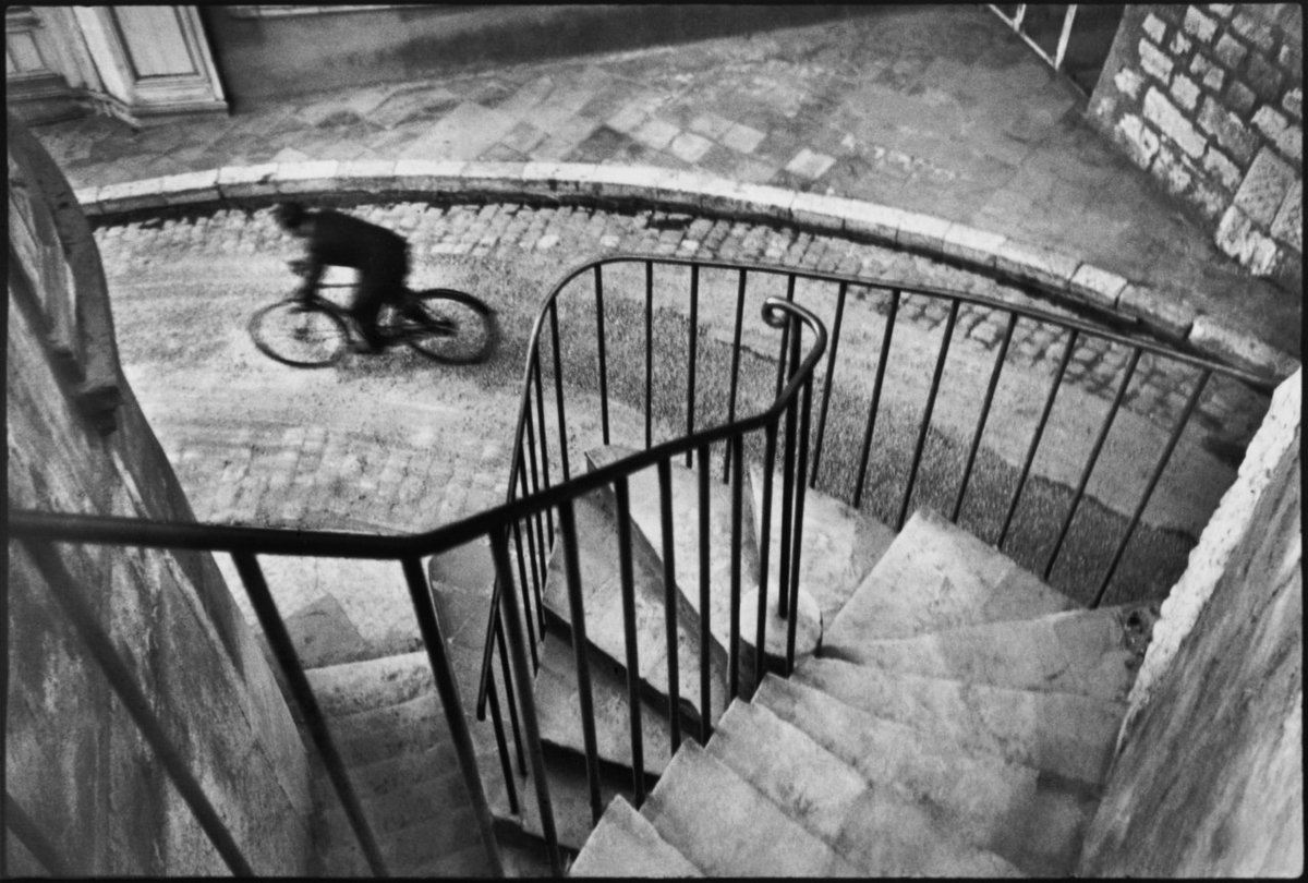 karwaiwesley's tweet photo. Last night, I had a chat with a friend about Salgado, HCB, Capa and of course Magnum. Realized they largely gone from the lexicon of photographers, they exist mostly in a niche of middle age photography aficionados.

Was unpacking this last night, still unpacking it this morning. https://t.co/3FUTRUMSe7