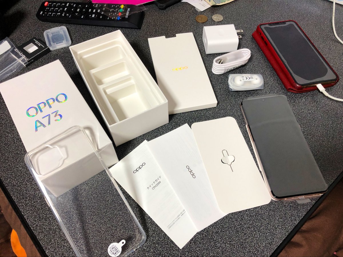 OPPO A73 本体 + 付属品 売るより触って経験値にしよう。と言うことで楽天モバイル新規加入で