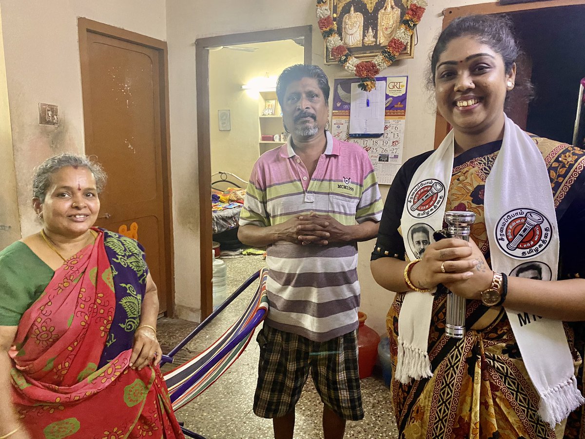 snehamohandoss's tweet image. When a die heart fan of super star @rajinikanth took me into his house in between the campaigning, who blessed me and showered their love &amp;amp;
 support❤️ @ikamalhaasan 
#VoteForSneha #SaidapetForSneha