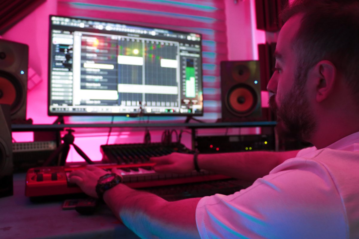 Happy New Year (( Norooz )) to all Iranian people.
"1400"
when you start to clean your sweet home for a new year, 
you should clean your heart as well " <3 ". 
Put any bad vibes out of yourself, and just focus on what you'll need!
I hope it's gonna be a wonderful year 4U.