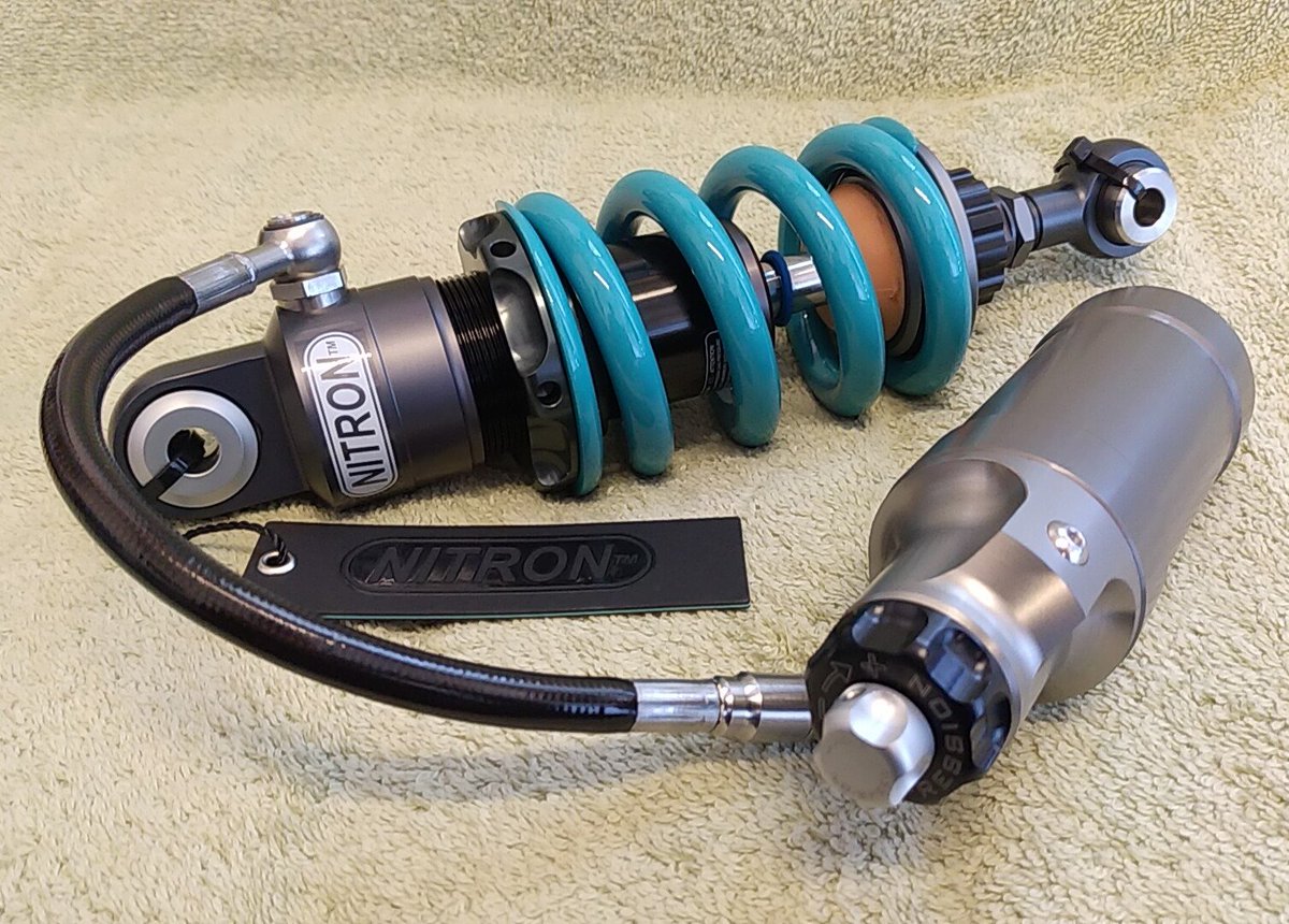 sus441's tweet photo. KSR110 NITRON リアショックSUS441仕様
入荷しました!
フルサスR3seriesは、昨日シリンダーヘッドの面研加工を行って頂きました、ハイテック石黒社長さんです!
御注文ありがとうございました(*^ー゜)
#nitron
#nitronshock
#sus441 https://t.co/1EvvQWQ9SK
