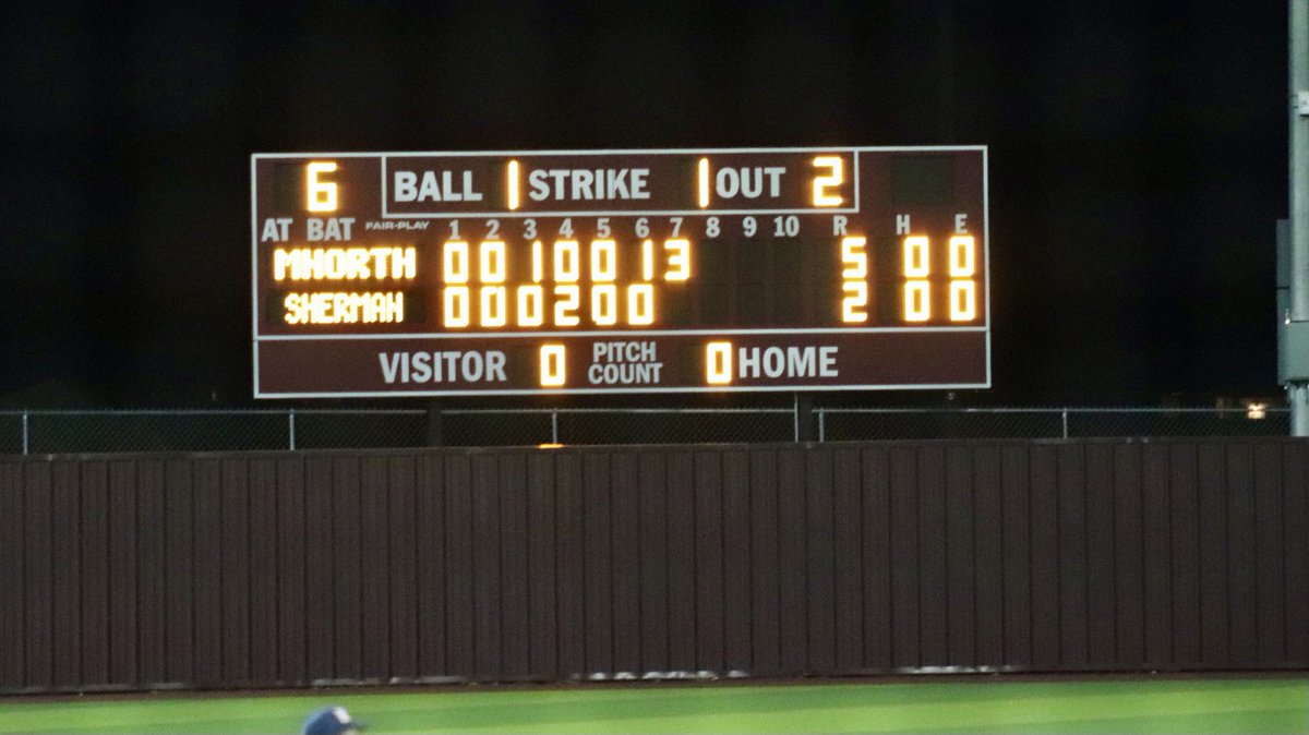 Friday night lights on the diamond! Our Varsity Bulldogs rallied to beat Sherman 5-2.  Go DAWGS!🧡⚾️💙