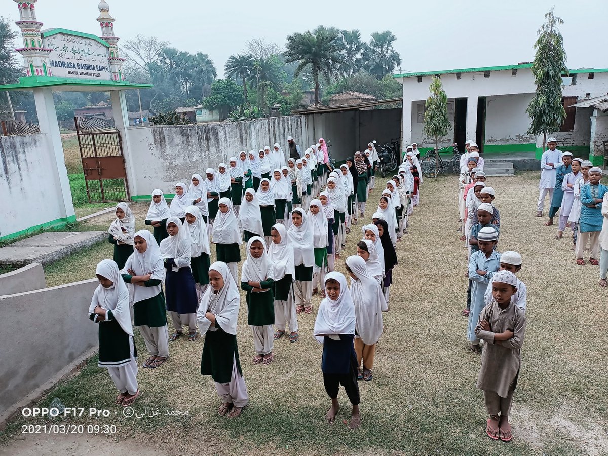 MadrasaRaipur's tweet photo. مدرسہ رشیدیہ رائے پور سیتامڑھی میں طلبہ وطالبات ترانہ پیش کرتے ہوئے
20/03/2021 https://t.co/RrxjhPrhYL
