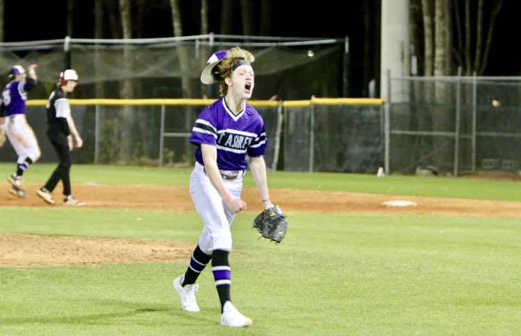 🐾⚾️Fridays are for WINNING! Let’s Gooooo! Wildcats with a 7-4 win over Wando and move to 2-1 overall on the season! ⚾️🐾 
#purplereign #whynotus #fridaynightlights