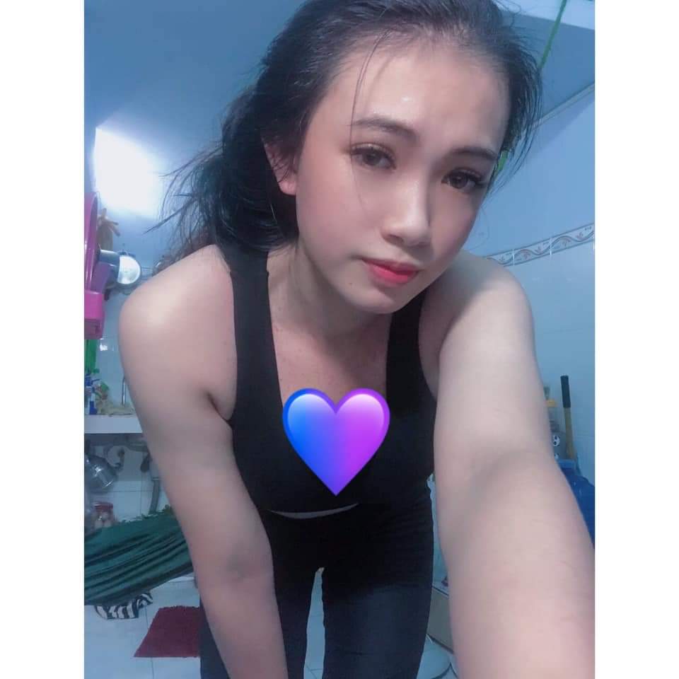 TuytN18's tweet photo. Thích con trai cao ốm đẹp zai và damdang hí hí https://t.co/Cbb0MLSygm