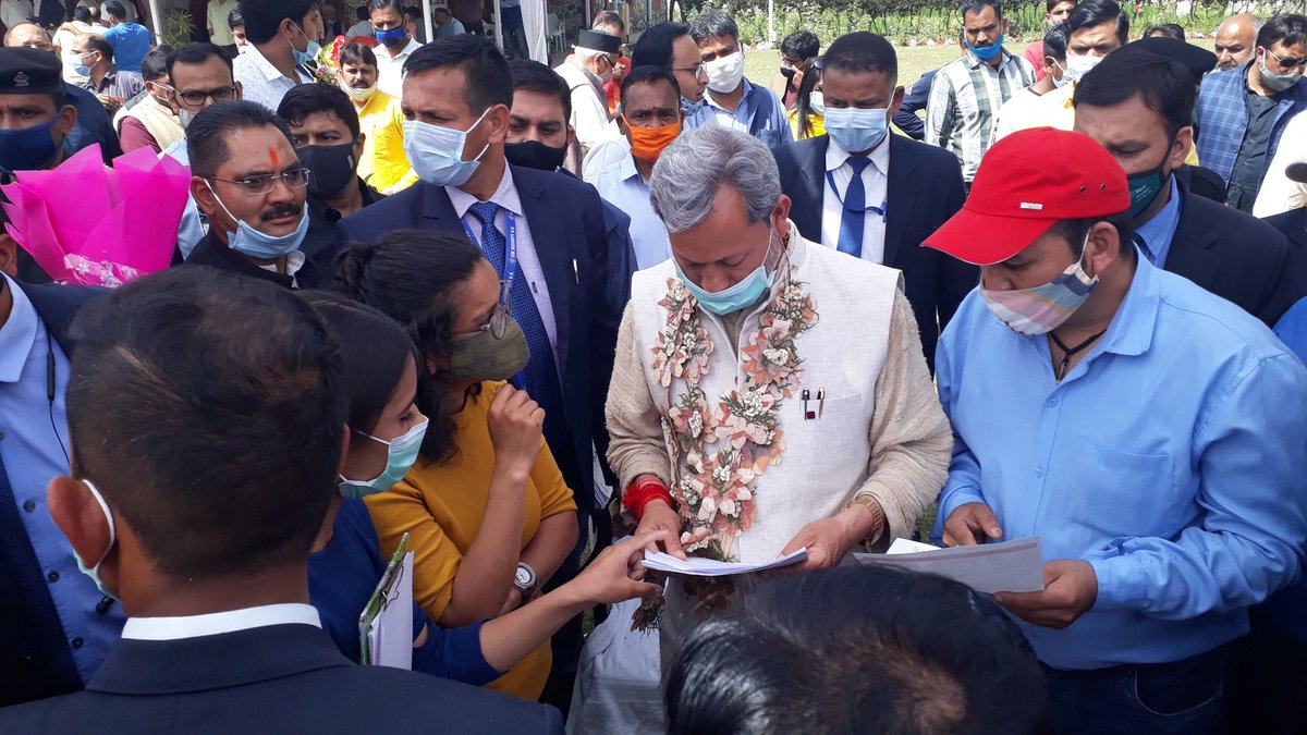 Jitendr27963598's tweet photo. सर आपको समस्त तकनिकी छात्रो की समस्या से हम पत्र के माध्यम से दिनाक 18 march 2021 को अवगत करा चुके है। कृप्या हमारे साथ न्याय करे। 
#release_uttarakhand_je_ae_vacancy 
@babyranimaurya 
@TIRATHSRAWAT https://t.co/cROpq9ys3E