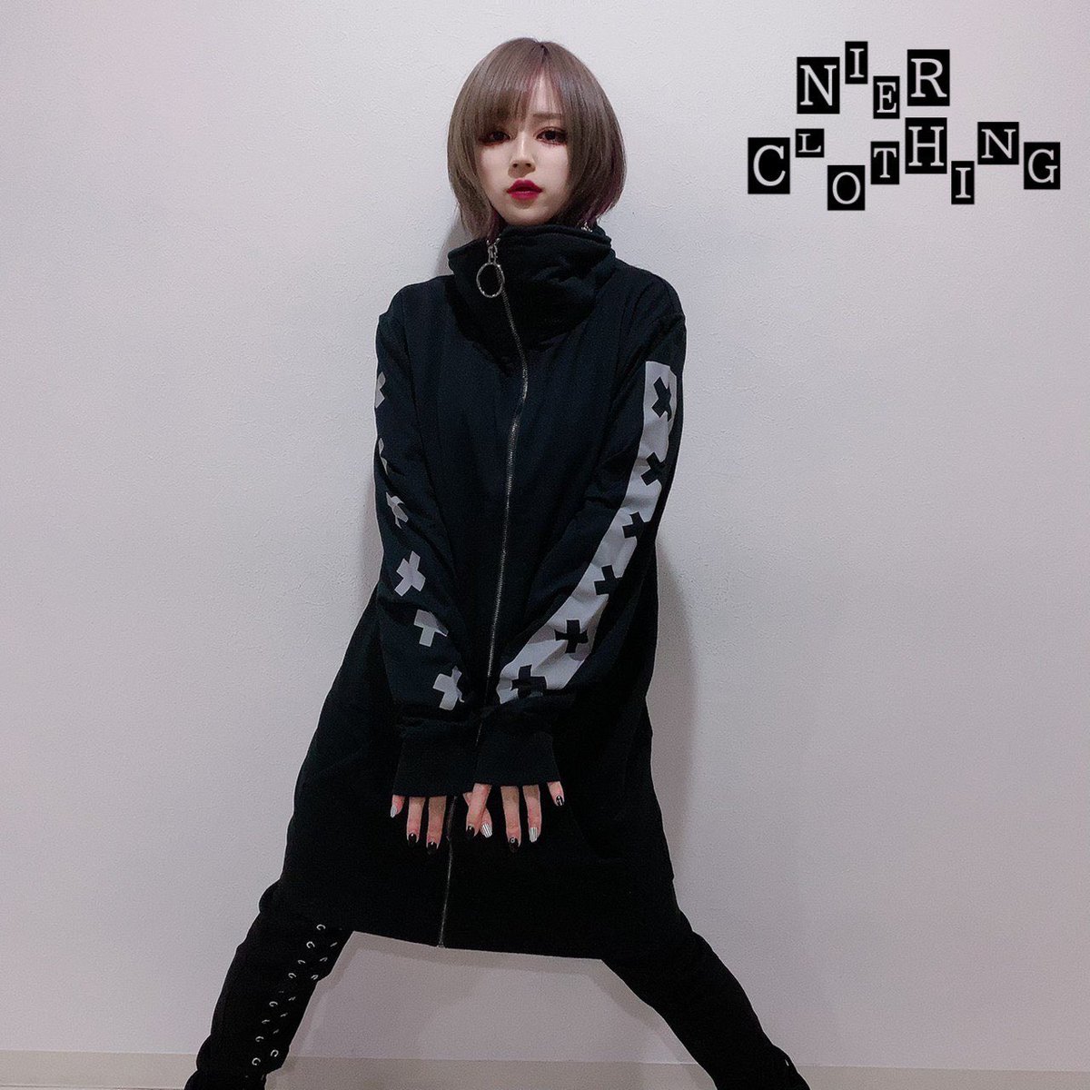 NieR_tokyo's tweet photo. 🎁本日〆切プレゼント企画🎁

【HIGH NECK LONG ZIP OUTER】

🎁4名様にプレゼント🎁

ユニセックスアイテムです🐰

◼応募方法
フォロー(@NieR_tokyo) &amp; RT
◼締切〆  本日24時

※鍵垢の方も対象内です。
こちらの商品は〆切後販売予定となります。
是非ご参加ください🙇‍♂️🙇‍♀️ https://t.co/m4BmpnXDGG