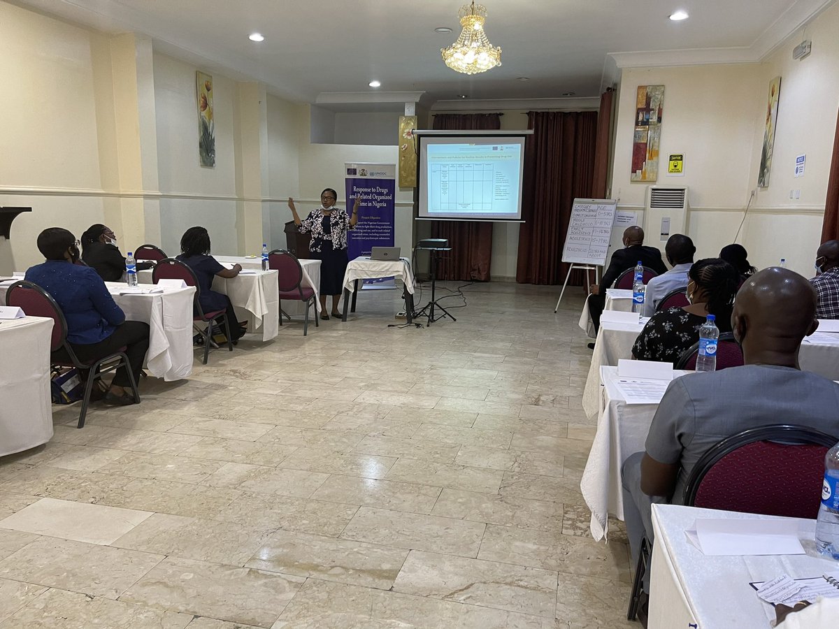 .@UNODC_Nigeria from @EUinNigeria funding just concluded a 3-day DPTC sensitisation training for @ndlea_nigeria officers. This was followed by a 1-day refresher training in SPPG, & a 1-day briefing on the new National guidelines fir SUD treatment in Nigeria