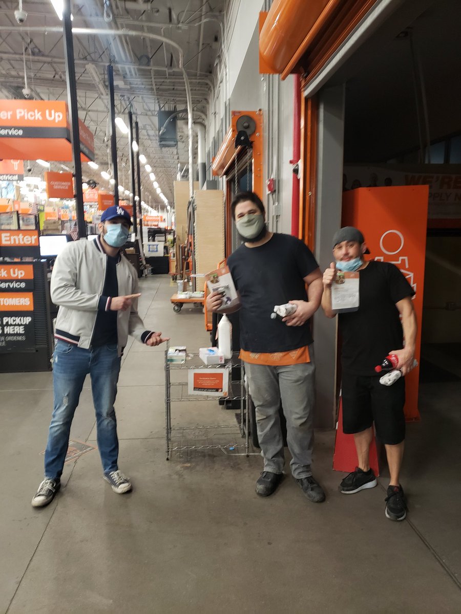 Juan C Martinez (@jj_mz21) on Twitter photo Had to drive to 0489 tonight to drop off well deserved awards and lunch to Richard and Ish on the freight team for assisting us over at 0447. Thanks for all your hard work guys!
<a href="/SitterlyBrandon/">Brandon Sitterly</a> <a href="/steuart_scott/">Scott Steuart</a> <a href="/PabstBen/">Ben Pabst</a> <a href="/2_kristal/">Kristal (my tweets are my own)</a> <a href="/christinap410/">Christina Picazo</a> <a href="/detrick_turner/">Detrick Turner</a> Had to drive to 0489 tonight to drop off well deserved awards and lunch to Richard and Ish on the freight team for assisting us over at 0447. Thanks for all your hard work guys!
<a href="/SitterlyBrandon/">Brandon Sitterly</a> <a href="/steuart_scott/">Scott Steuart</a> <a href="/PabstBen/">Ben Pabst</a> <a href="/2_kristal/">Kristal (my tweets are my own)</a> <a href="/christinap410/">Christina Picazo</a> <a href="/detrick_turner/">Detrick Turner</a>