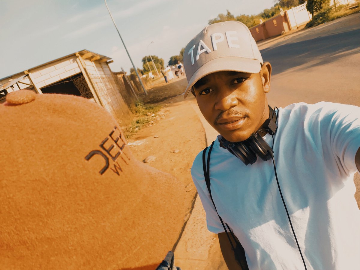 BotsheloMoate's tweet image. You are not your background #Outboxed 04/04/2021

#Streetwear #heritage #classics #dailywear #essentials #tshirt #love #photooftheday #fashion #beautiful #happy #cute #picoftheday #selfie #like #beautiful #nature #follow #pictureoftheday #photographer  #photos  #pictures