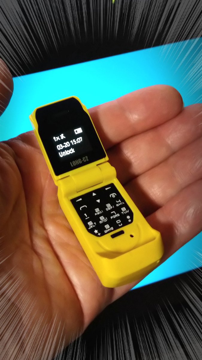 H0NEYxBEE's tweet photo. 人生初折り畳み携帯！
bluetoothで今使ってるF-04Bに繋いじゃえ！って思ったらスマホとは簡単にペアリングできるのにガラケーは駄目だった…😞 https://t.co/0vkPxFqF7q