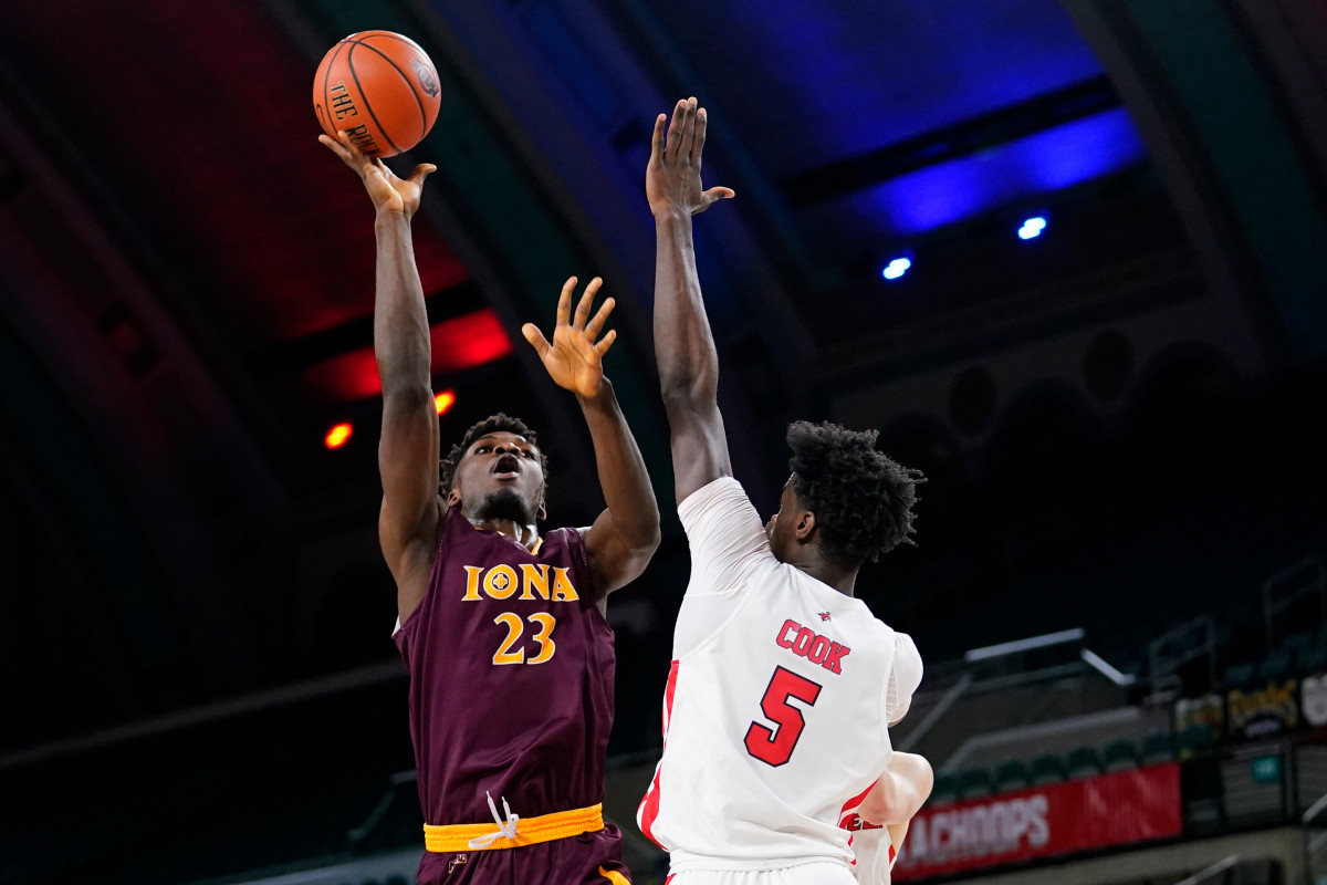 How last minute suggestion got Rick Pitino to recruit Iona star