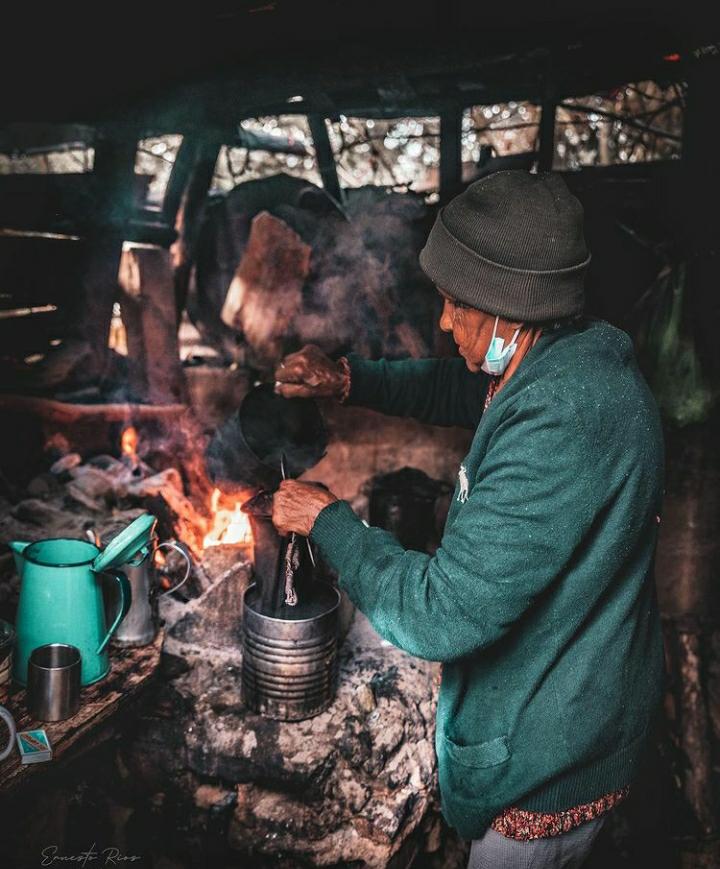 Karinjohnsontv's tweet photo. El mejor café es colao de esta forma
Como lo cuela la gente Bella de Rancho arriba Ocoa
@turismord
@Milka_Hdez
@pasionporrd
#pasionporrd
#OcoaIrresistible
#DescubreOcoa
#MiturenOcoa
#PasionPorRD
#rd🇩🇴
#enrutaconkarin https://t.co/vYDdUj593A