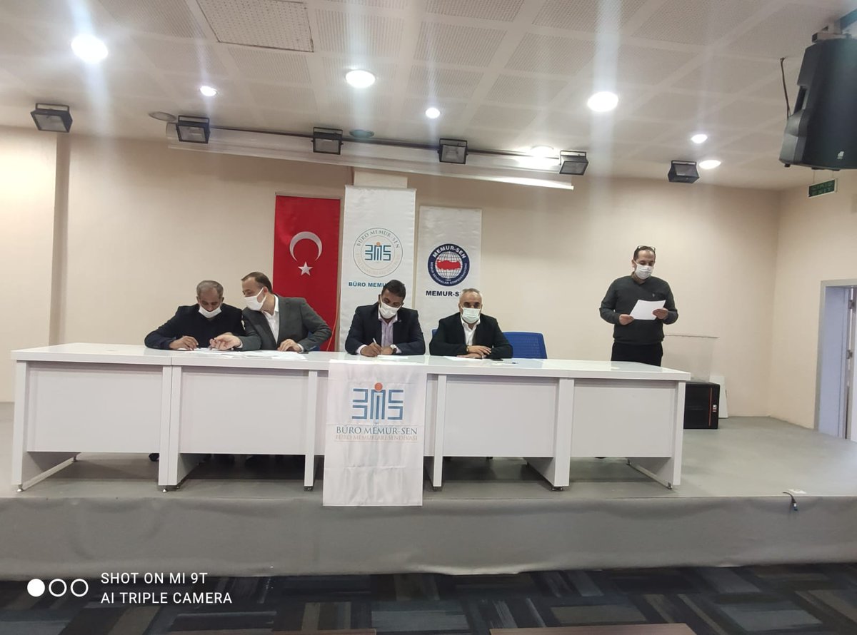 UmitUnat's tweet photo. Mardin Büro Memur Sen Şube yönetimi olarak seçimimizi tamamladık.Rabbim daha hayırlı hizmetler yapmayı nasip etsin inşallah.@BuroMemurSen_ @memursenmardin https://t.co/R0LicjWbJP