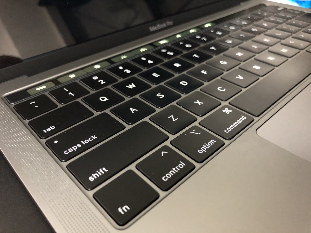 growup_nekotaro's tweet image. キーボードはレイアウト変更はないもののストロークに変更ありなのね。ま、ここら辺は問題ない。

#M1
#MacBookPro2019