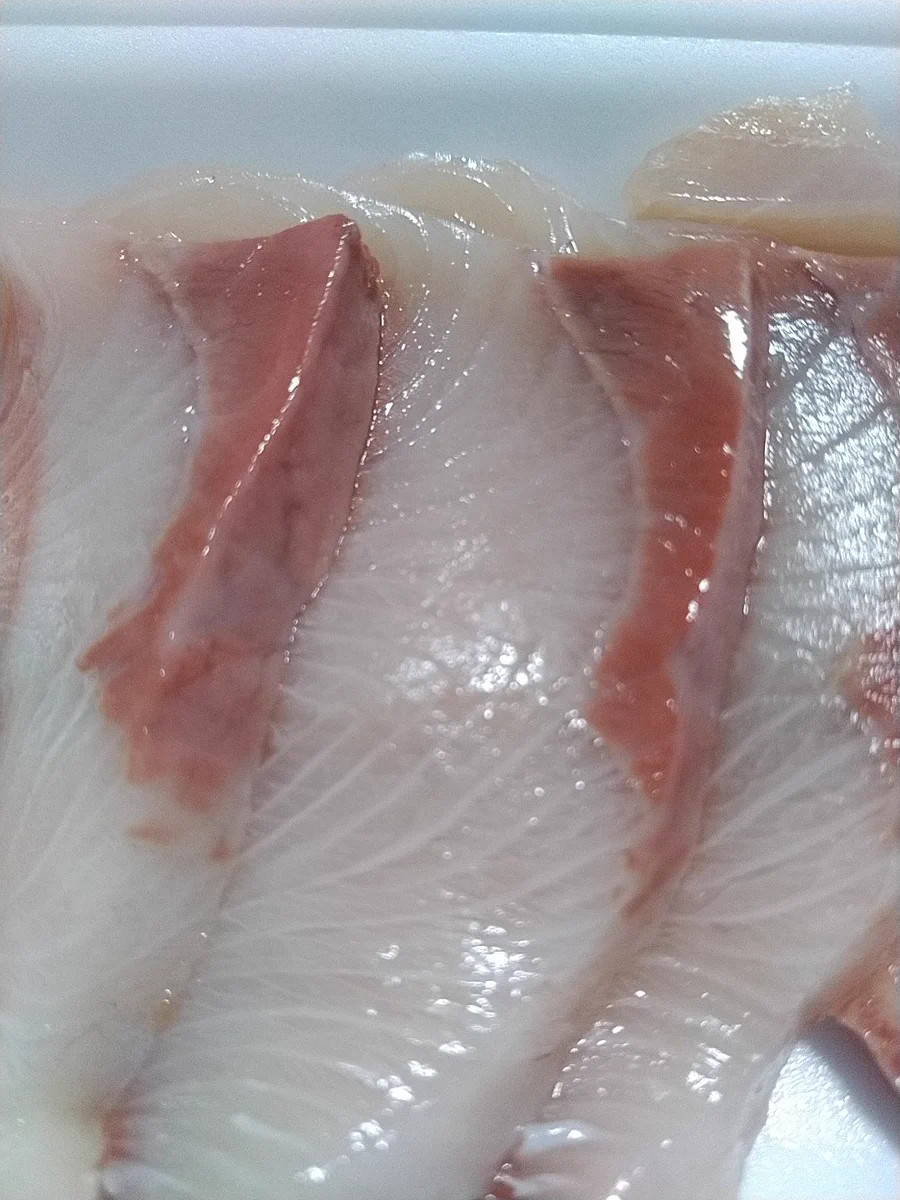 お酒が止まらない？ブリ刺身を胡麻油と塩で食べると旨すぎる！